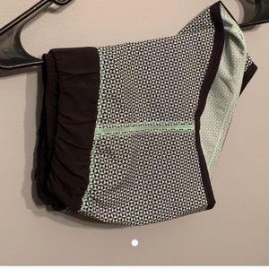 Lulu size 10 shorts, no liner, waistband is a lil twisty